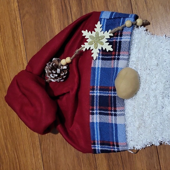 Blue or red Santa gnome door hanger - Picture 5 of 5